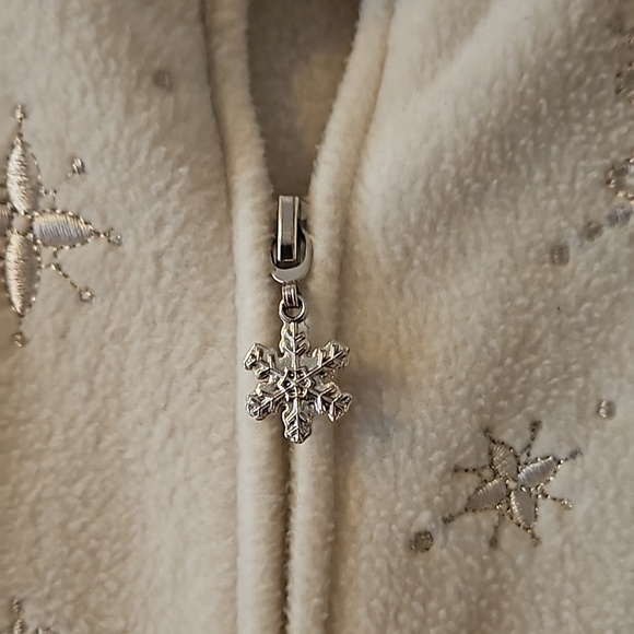 Winter Snowflake Vest - Picture 6 of 6